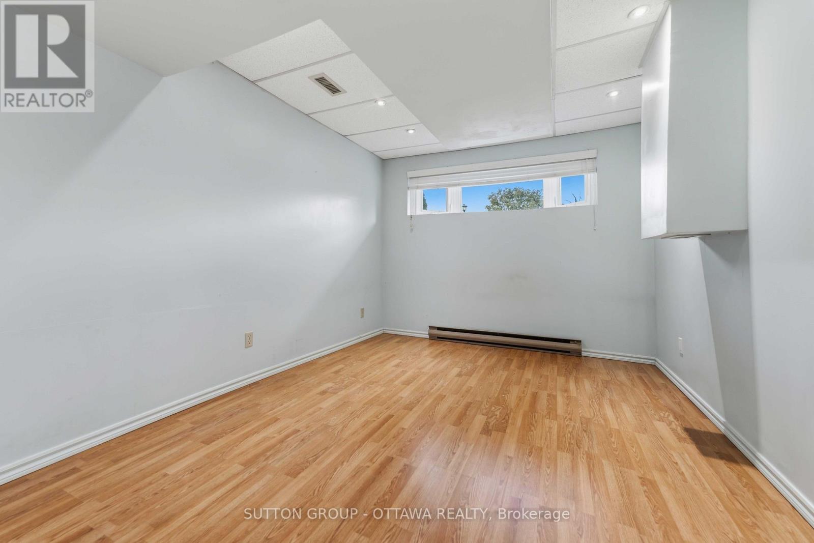 16 Crimson Gate Property Photo 45