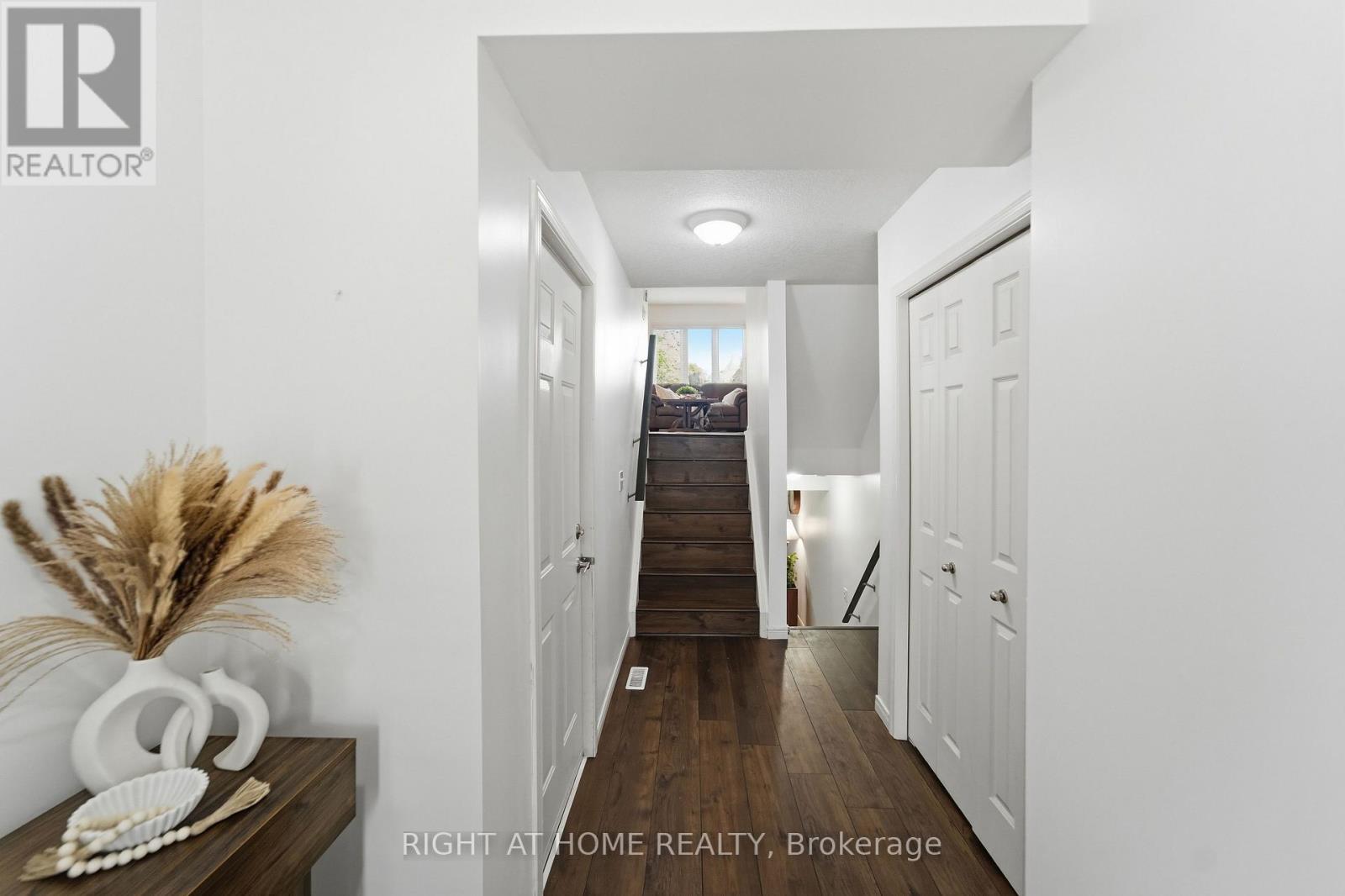 7 - 582 Hyde Park Road Property Photo 4