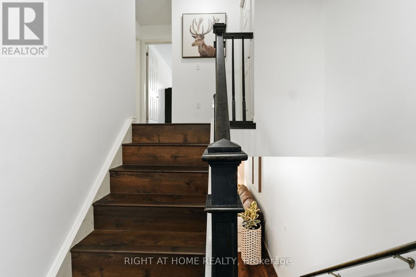 7 - 582 Hyde Park Road Property Photo 12