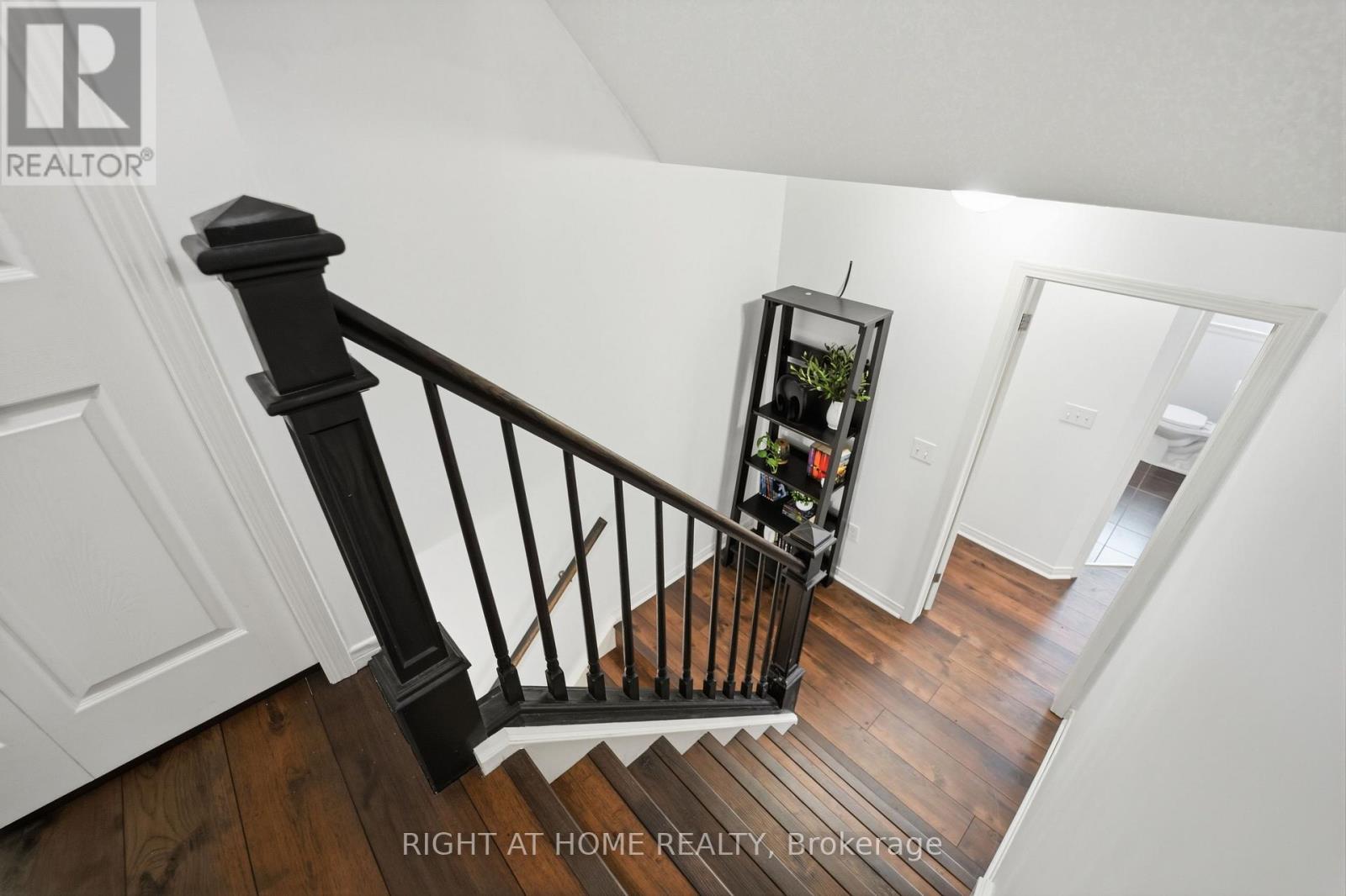 7 - 582 Hyde Park Road Property Photo 22