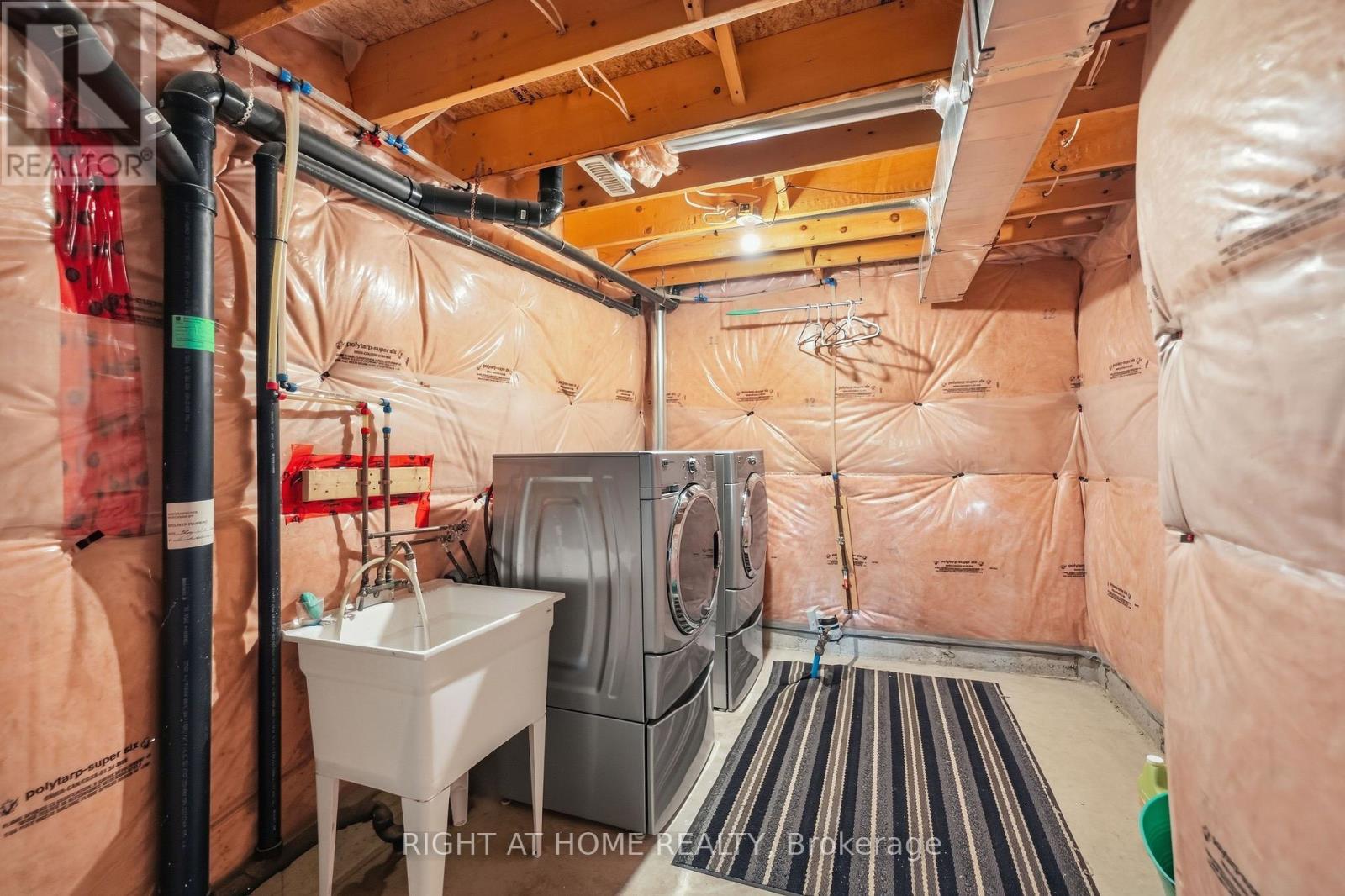 7 - 582 Hyde Park Road Property Photo 25
