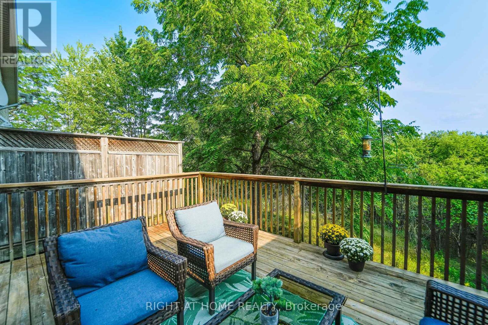7 - 582 Hyde Park Road Property Photo 29