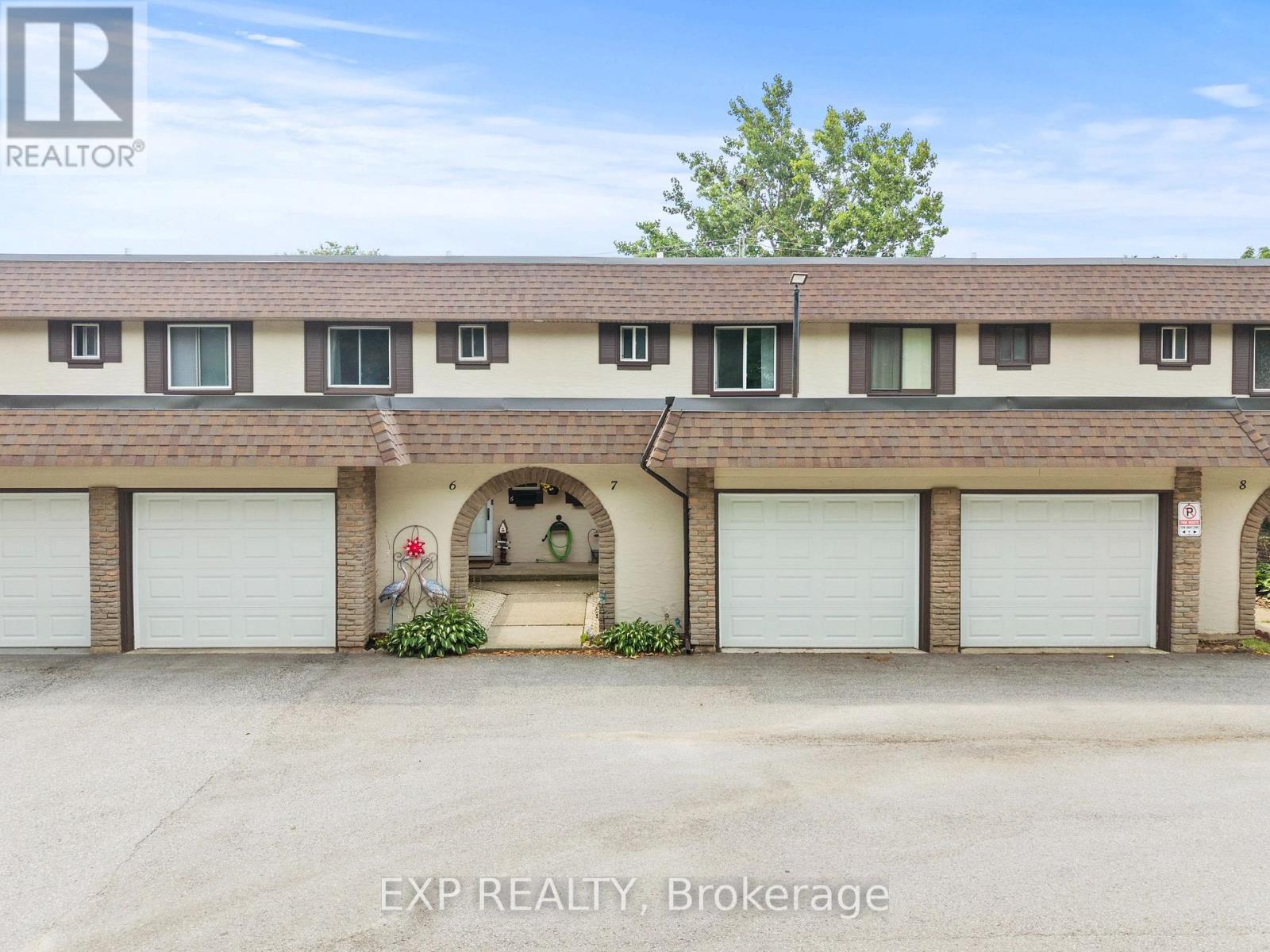 7 - 4230 MEADOWVALE DRIVE Property Photo 1