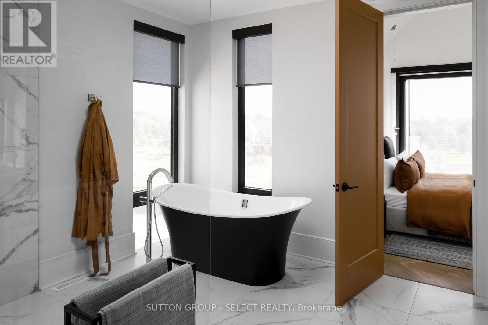 2564 Woodhull Road Property Photo 15