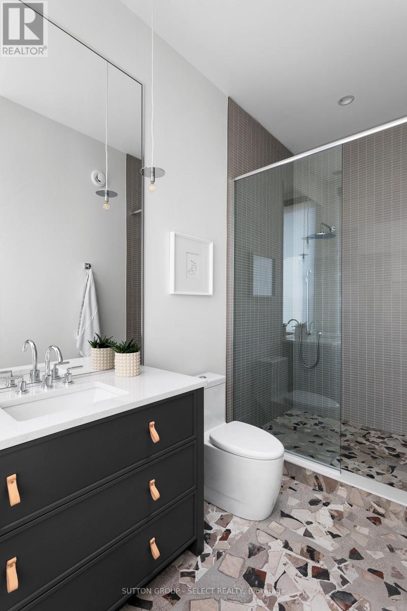 2564 Woodhull Road Property Photo 22