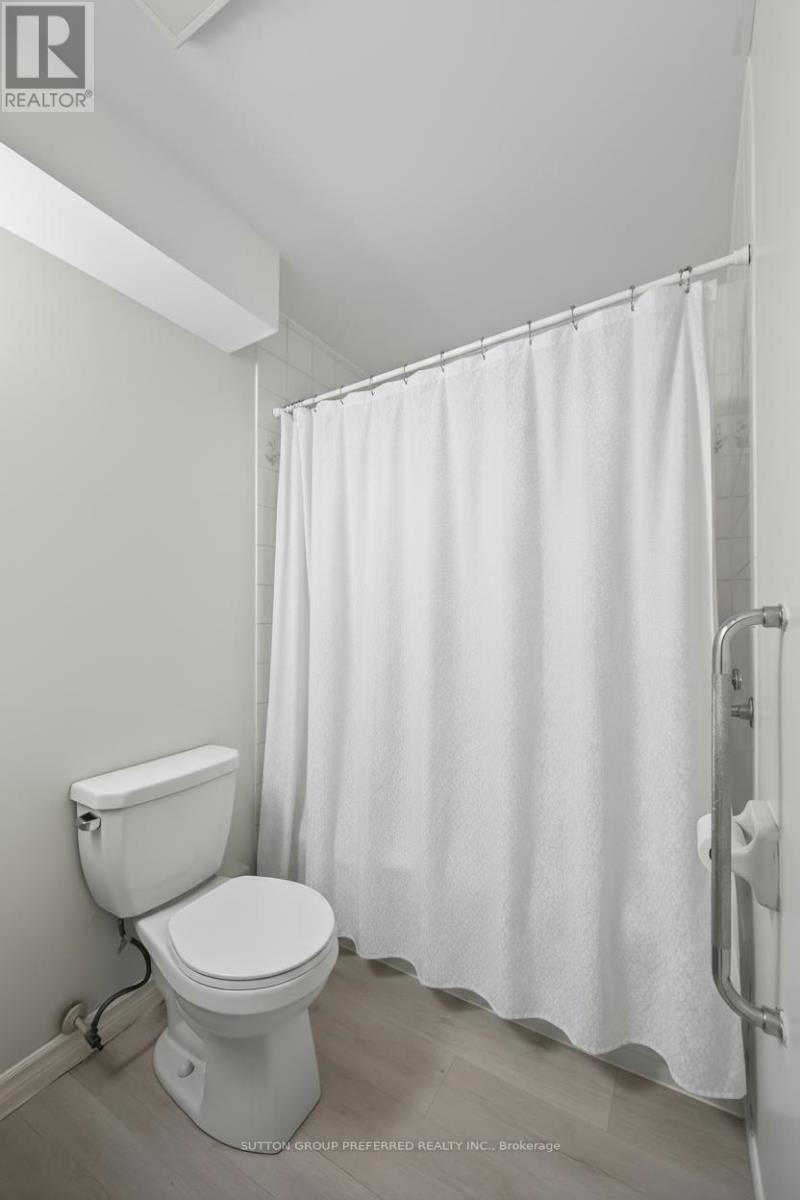 52 - 136 Conway Drive Property Photo 6