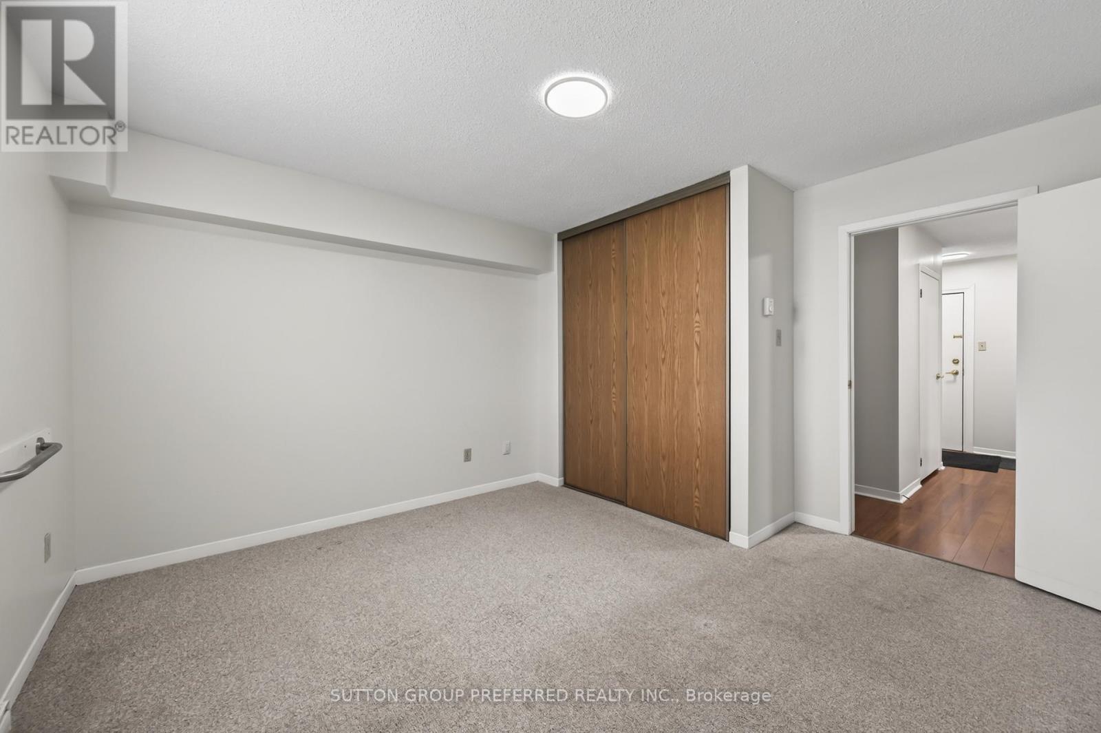 52 - 136 Conway Drive Property Photo 13