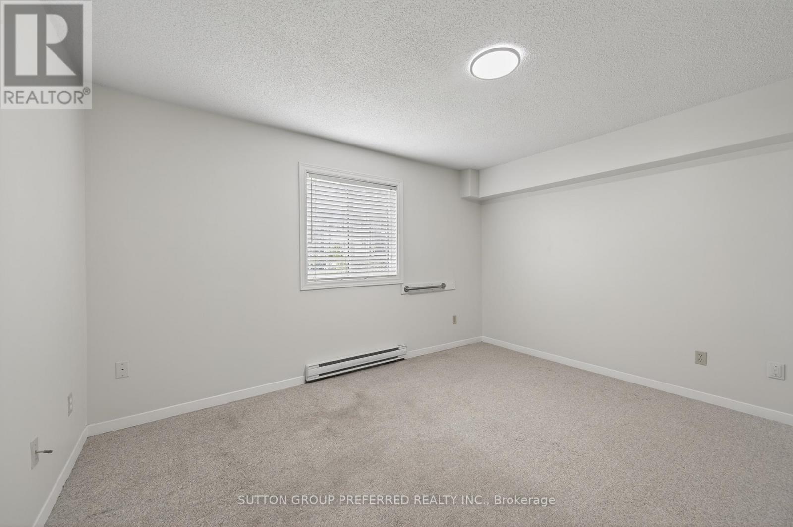 52 - 136 Conway Drive Property Photo 14