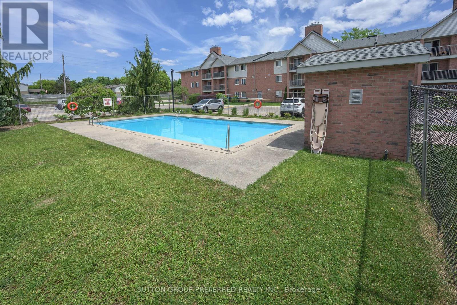 52 - 136 Conway Drive Property Photo 17