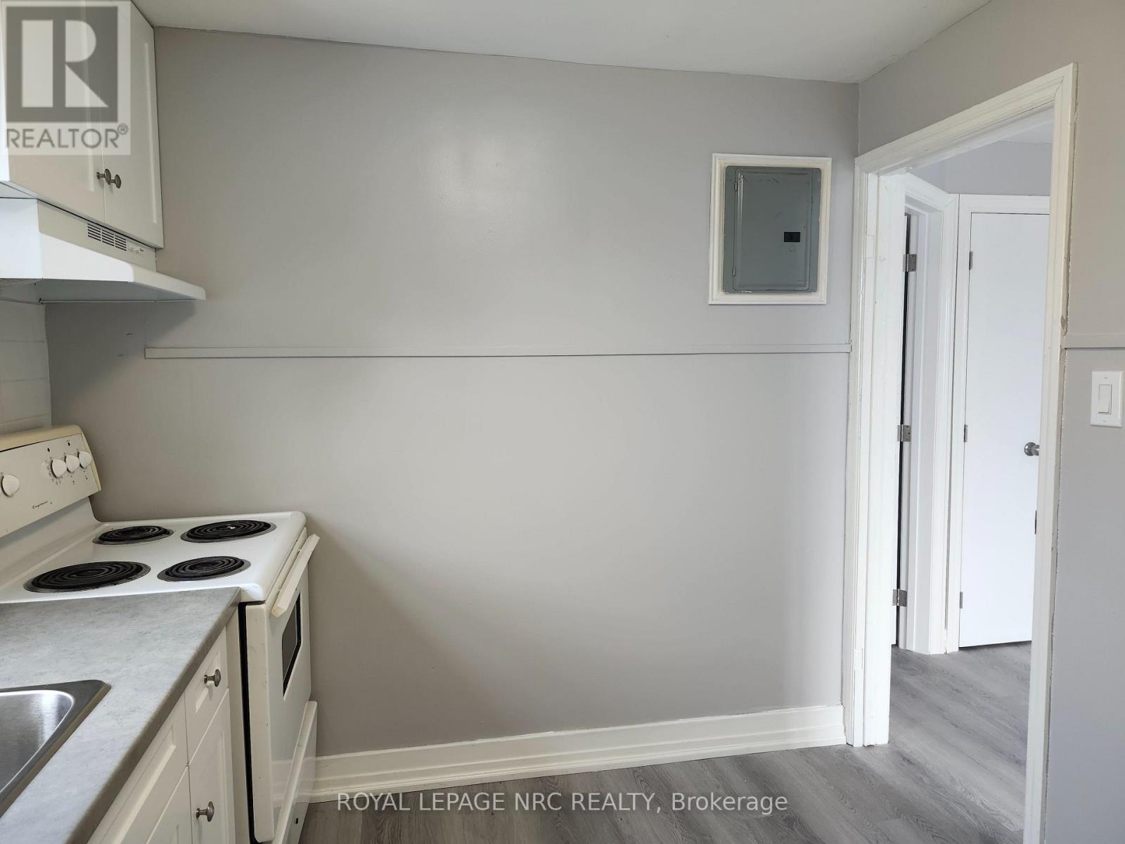 1 - 476 East Main Street Property Photo 5