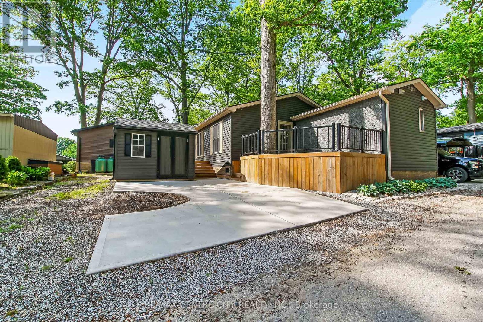30 - 22790 Amiens Road Property Photo 1