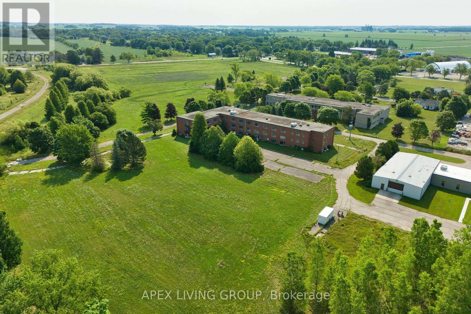 424 Quebec Avenue Property Photo 1