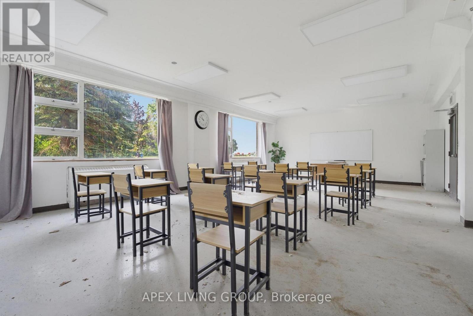 424 Quebec Avenue Property Photo 14