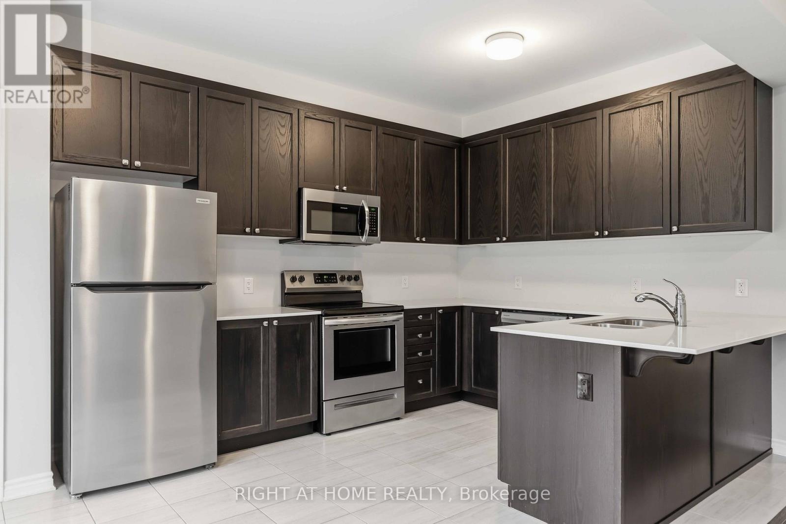 709 Derreen Avenue Property Photo 10