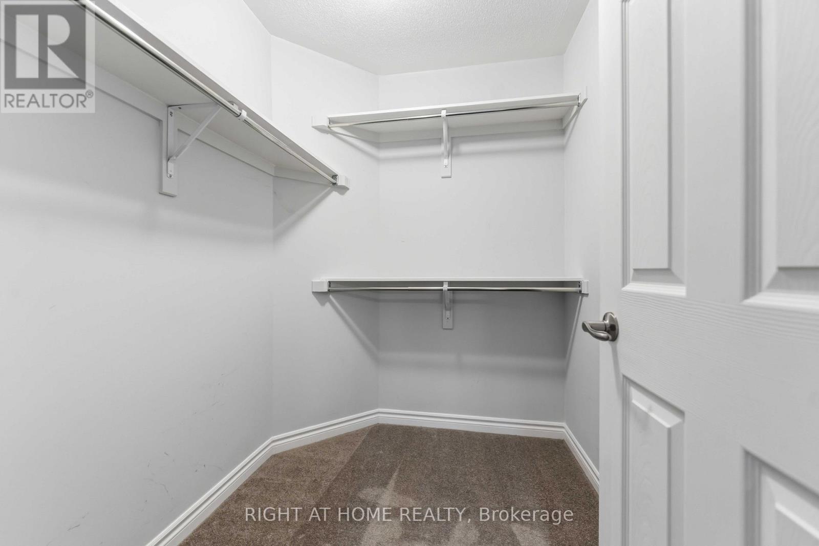 709 Derreen Avenue Property Photo 29