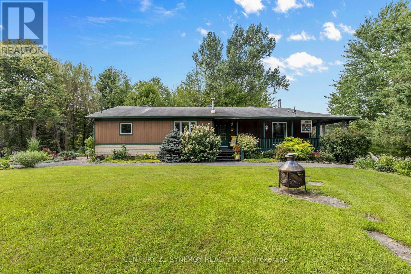 955 Du Castor Road Property Photo 1