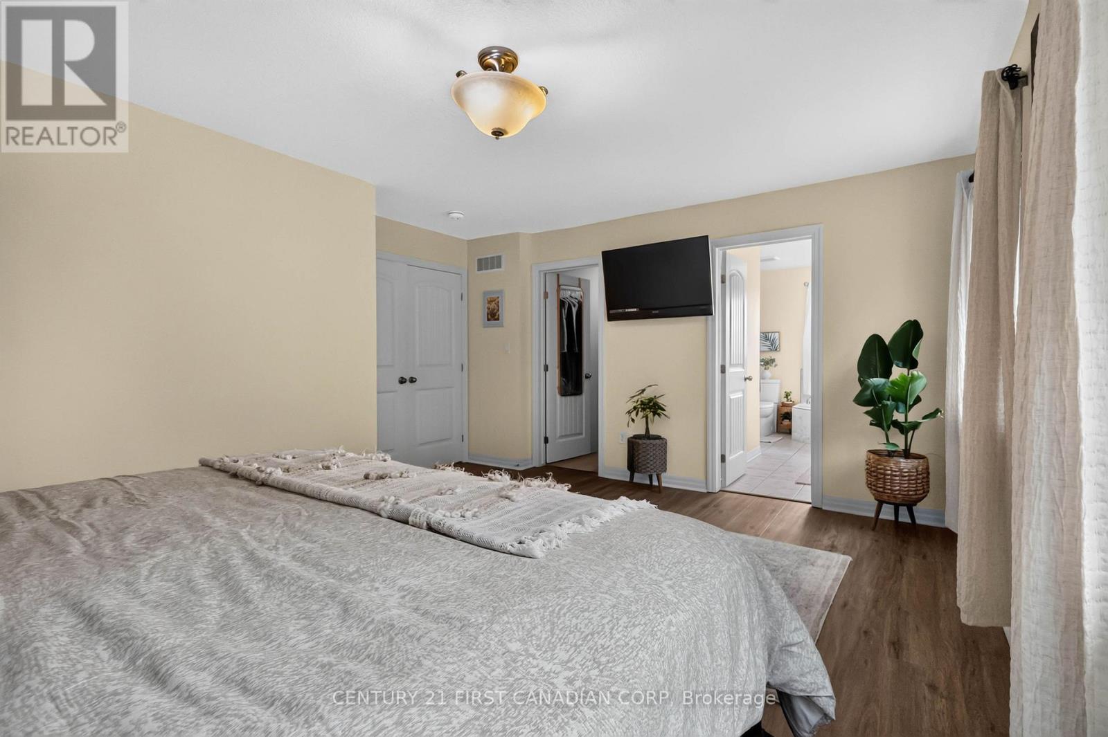 10 Birchall Lane Property Photo 30
