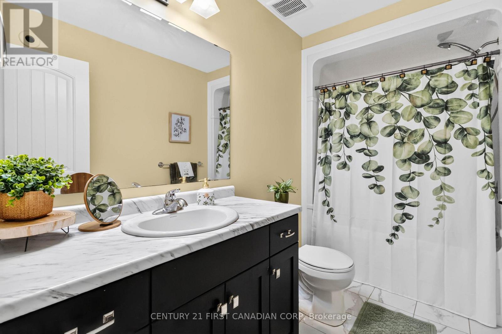 10 Birchall Lane Property Photo 38