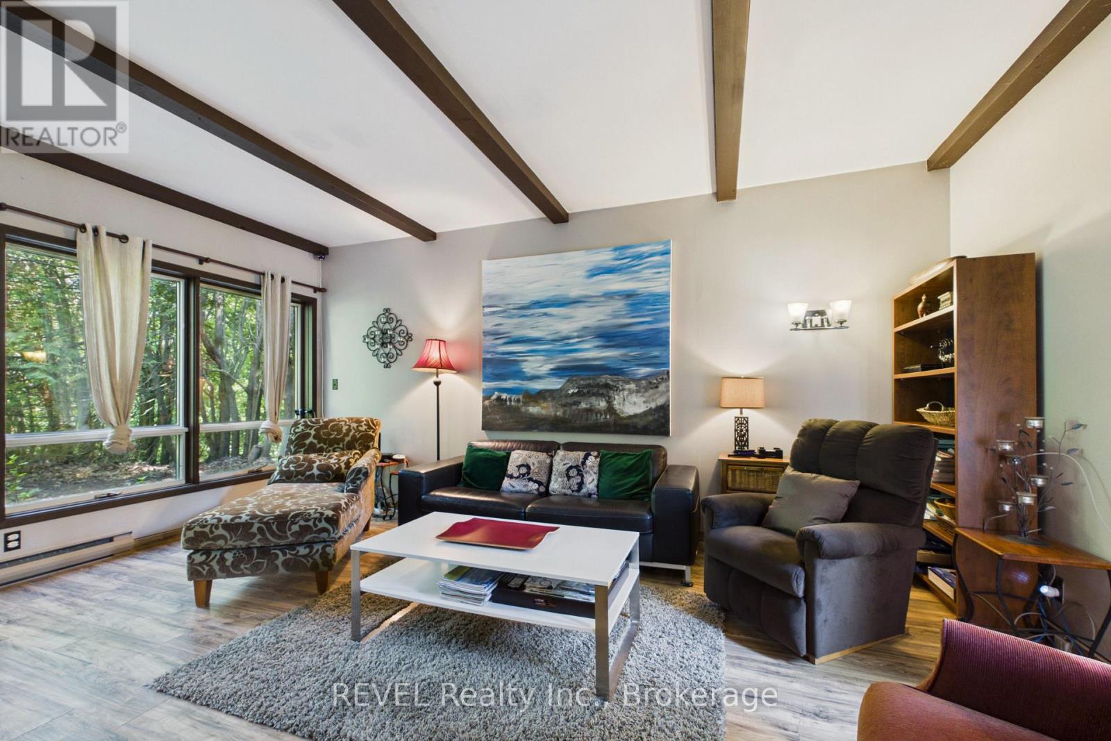 370 Segwun Boulevard Property Photo 7