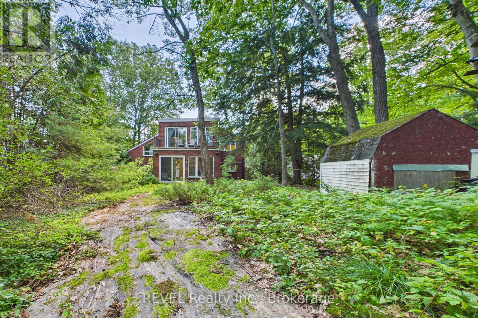 370 Segwun Boulevard Property Photo 34