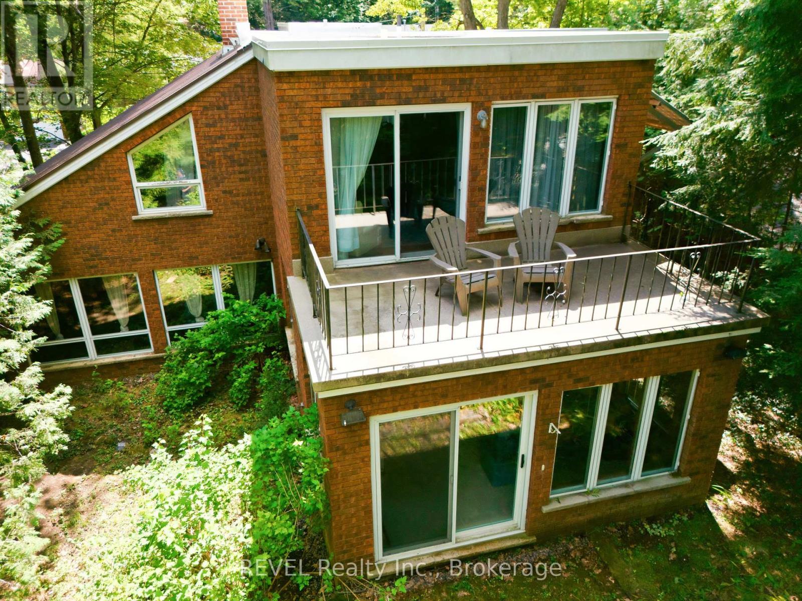 370 Segwun Boulevard Property Photo 36
