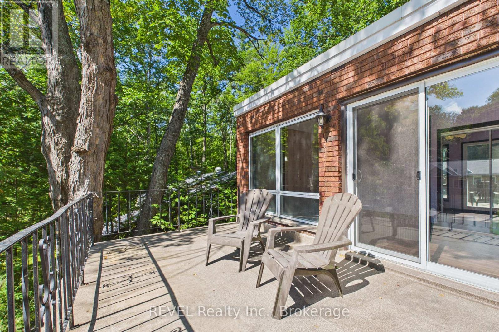 370 Segwun Boulevard Property Photo 37