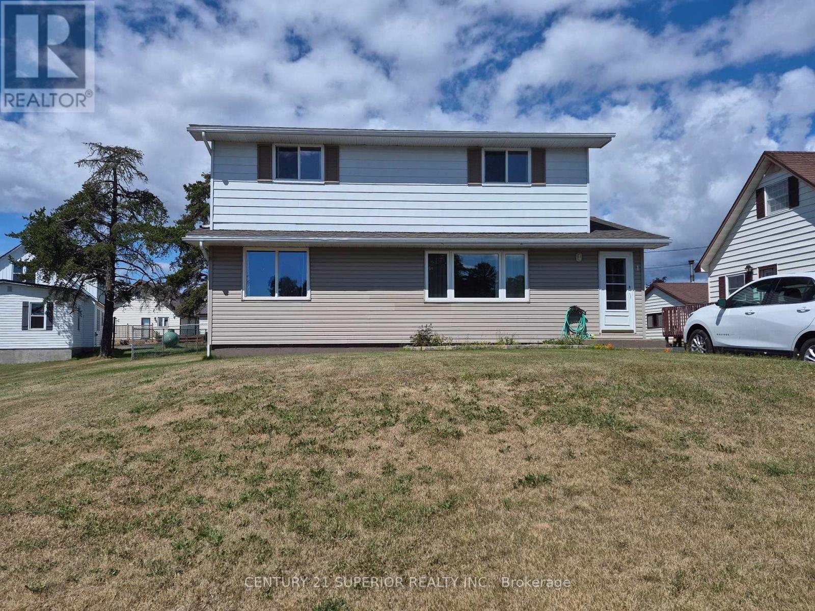 1 Laurier Ave Property Photo 1