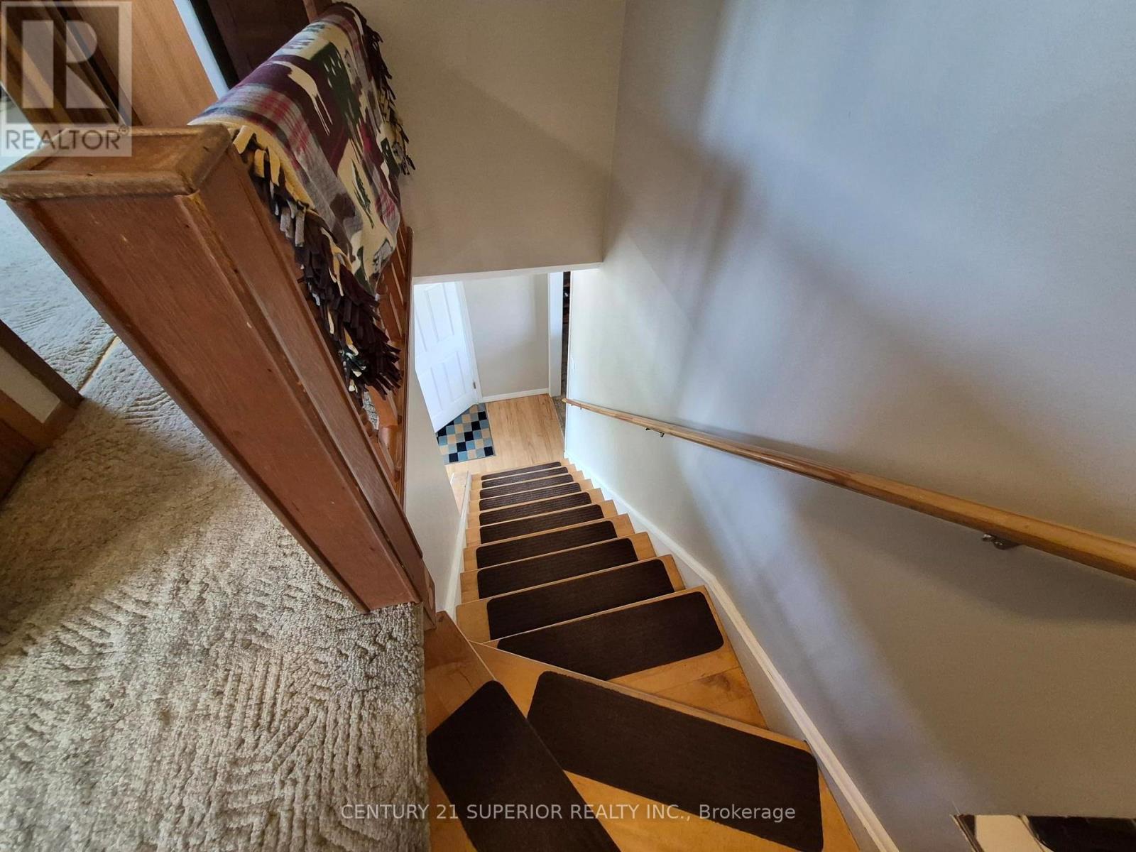 1 Laurier Ave Property Photo 17