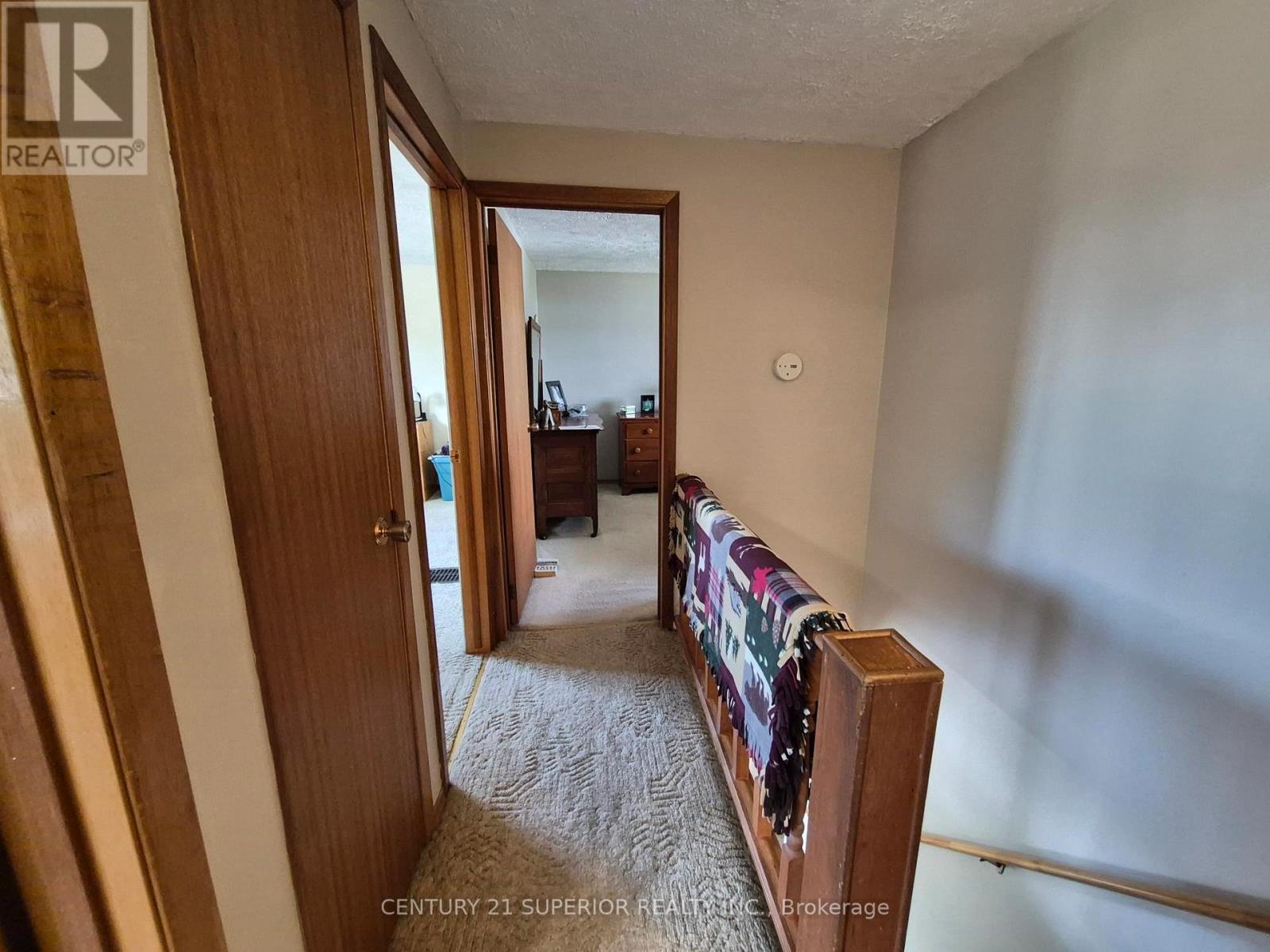 1 Laurier Ave Property Photo 18