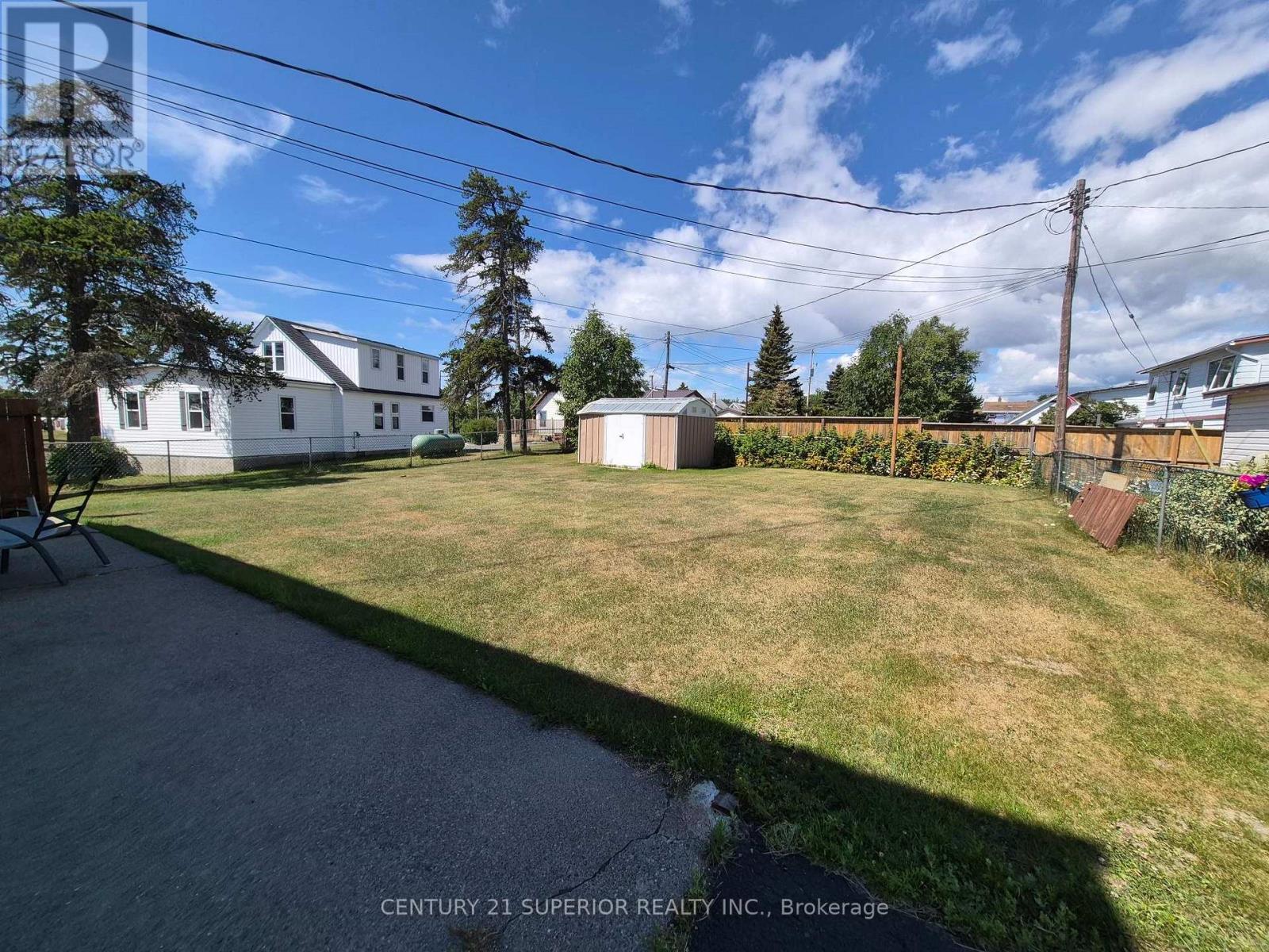 1 Laurier Ave Property Photo 45