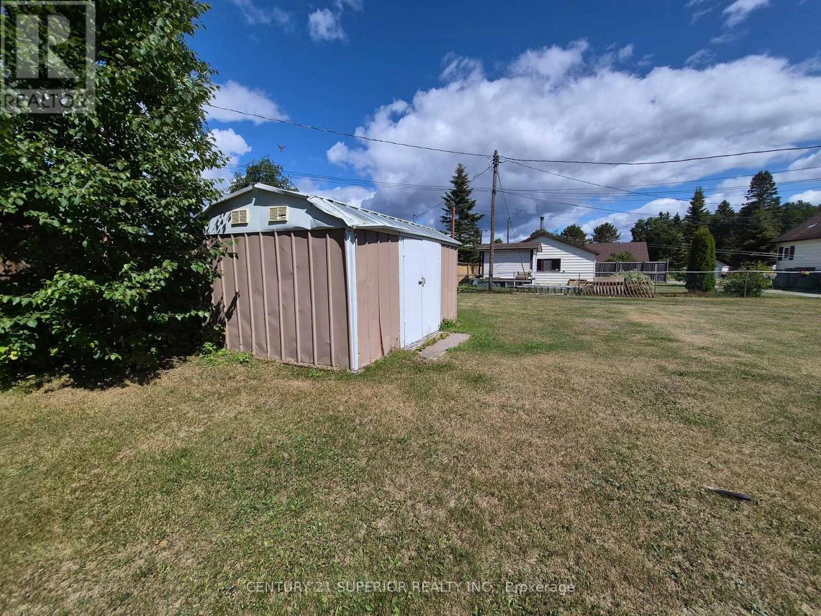 1 Laurier Ave Property Photo 48