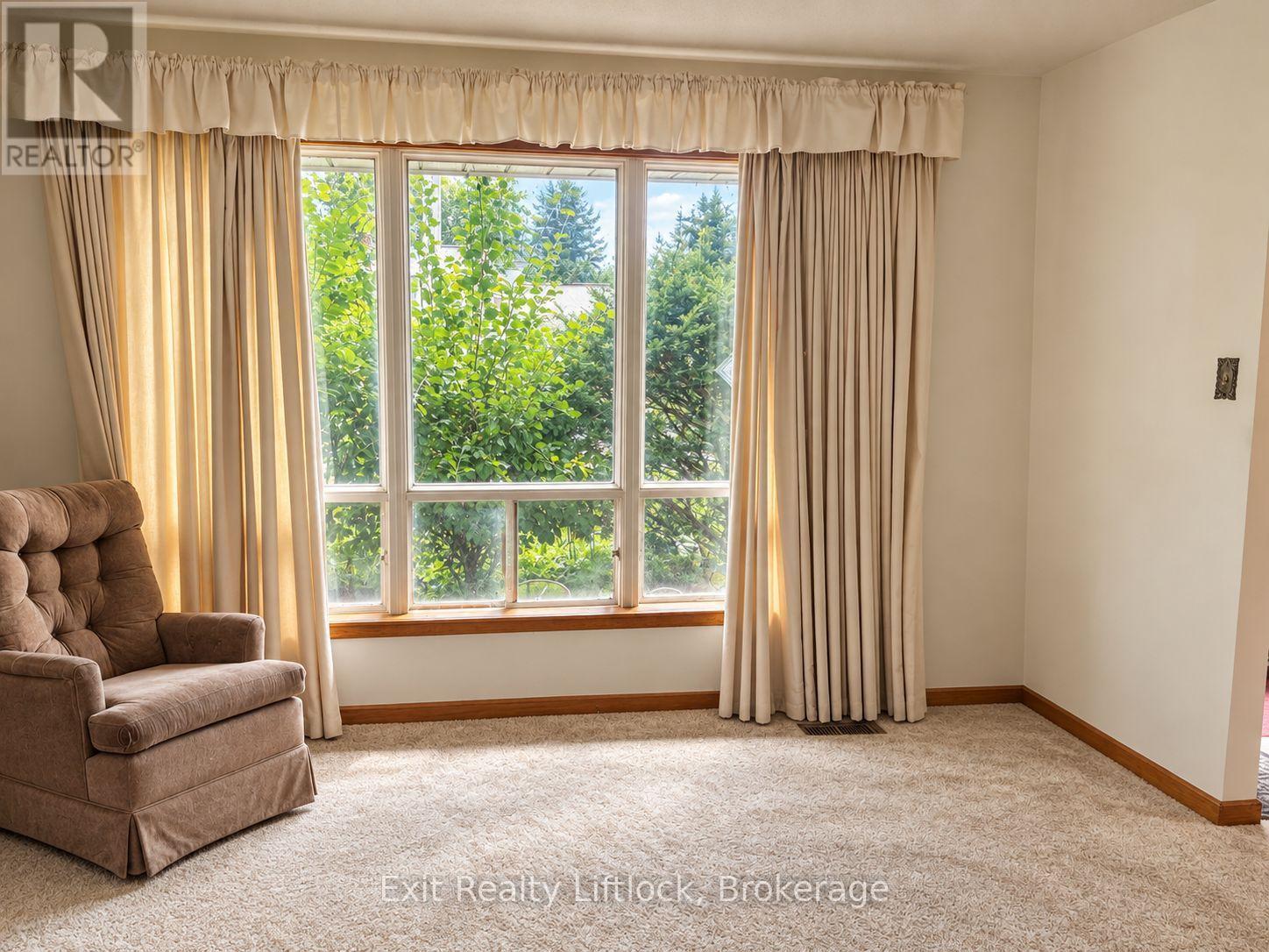 2 Frederick Street Property Photo 6