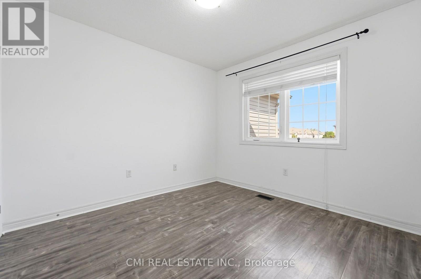 40 - 105 Bard Boulevard Property Photo 20