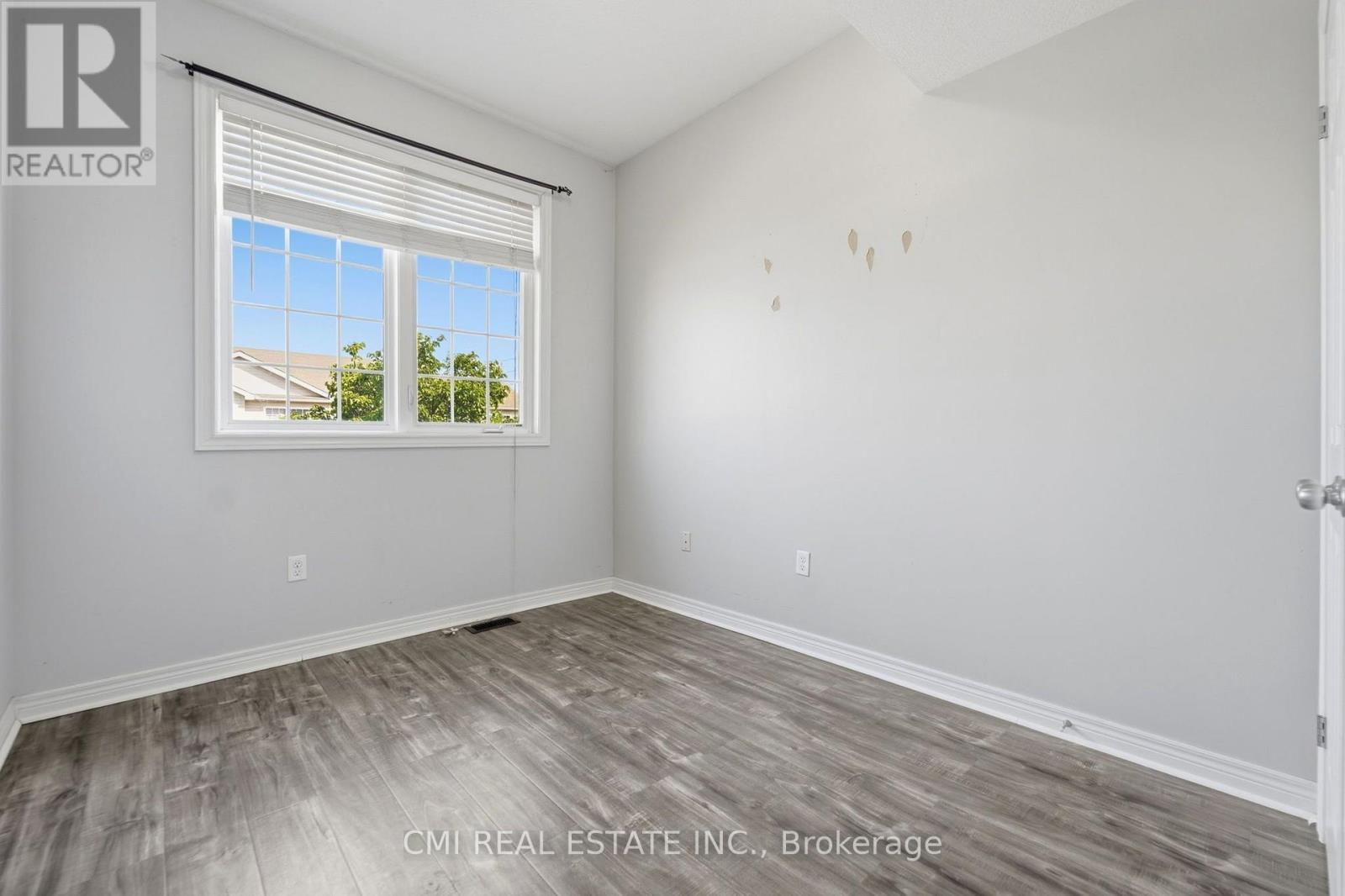 40 - 105 Bard Boulevard Property Photo 22
