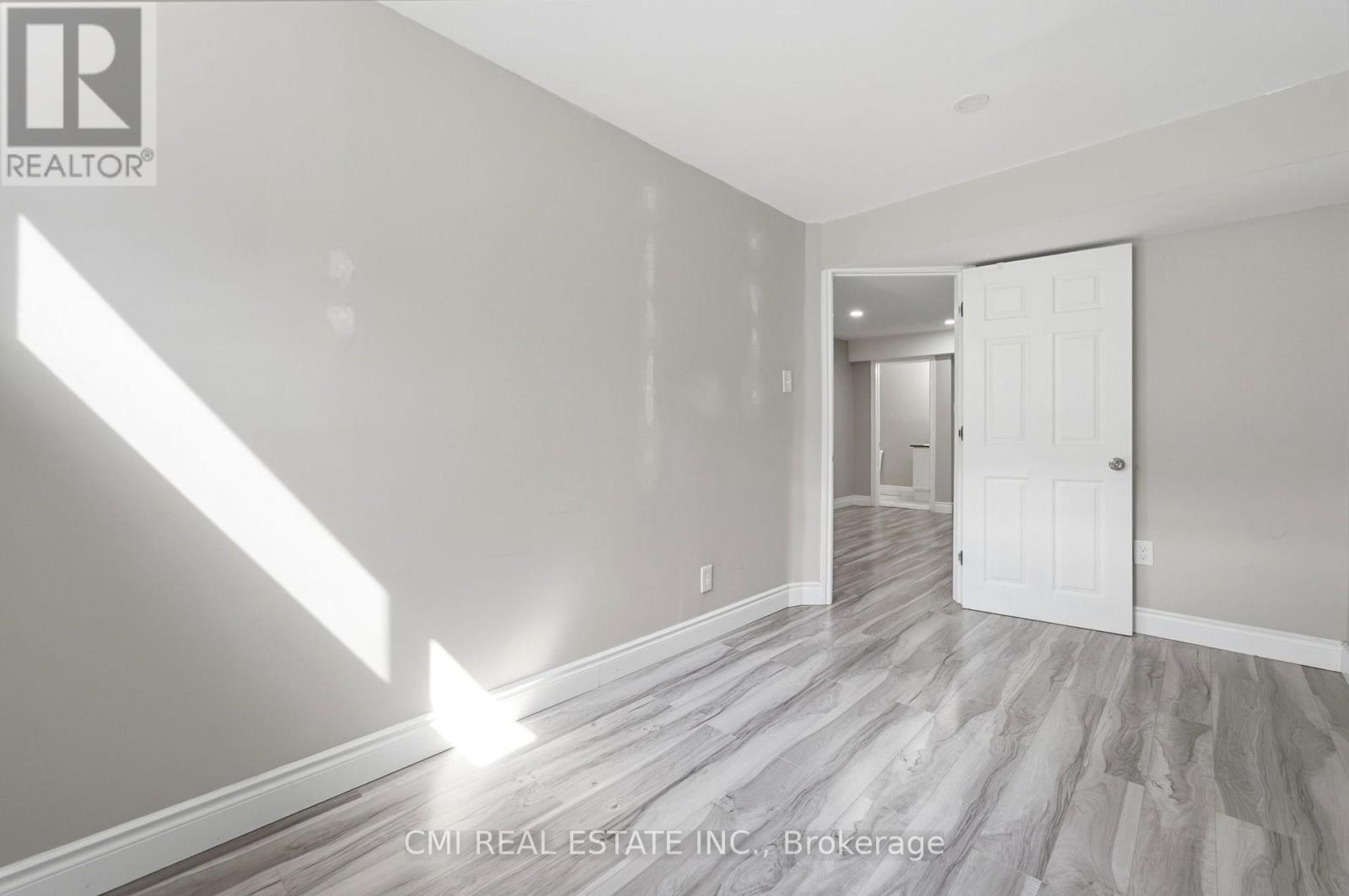 40 - 105 Bard Boulevard Property Photo 24