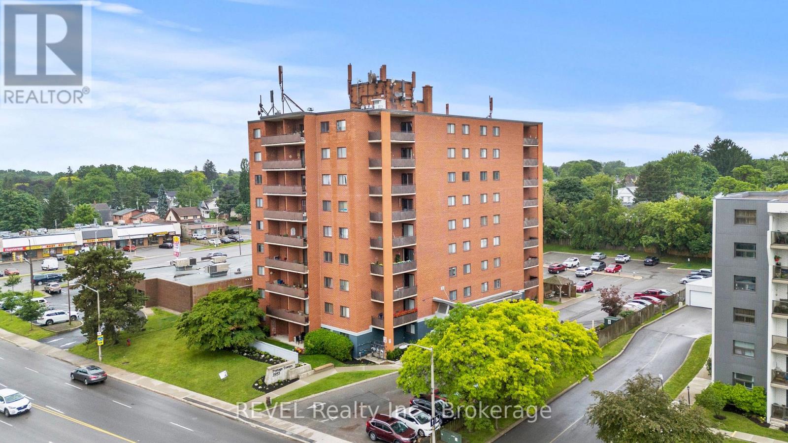 401 - 3955 Portage Road Property Photo 1