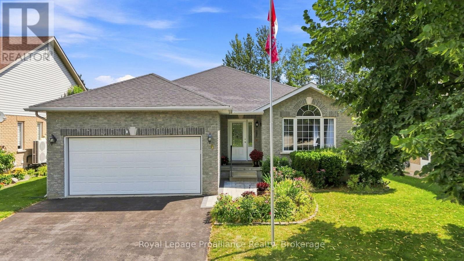 9 Seneca Drive Property Photo 1