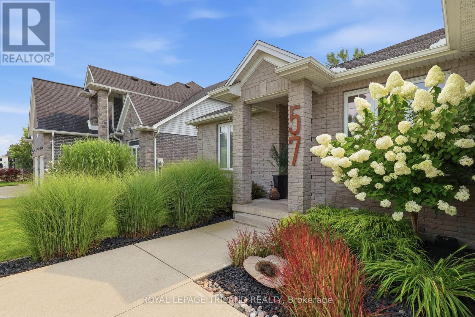 57 Caverhill Crescent Property Photo 4