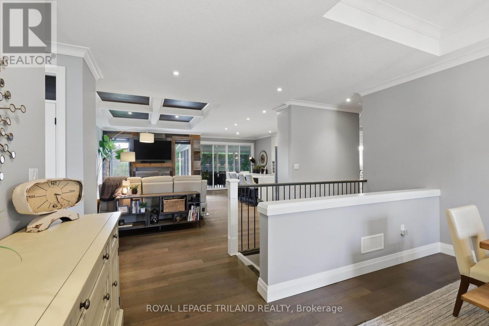 57 Caverhill Crescent Property Photo 6