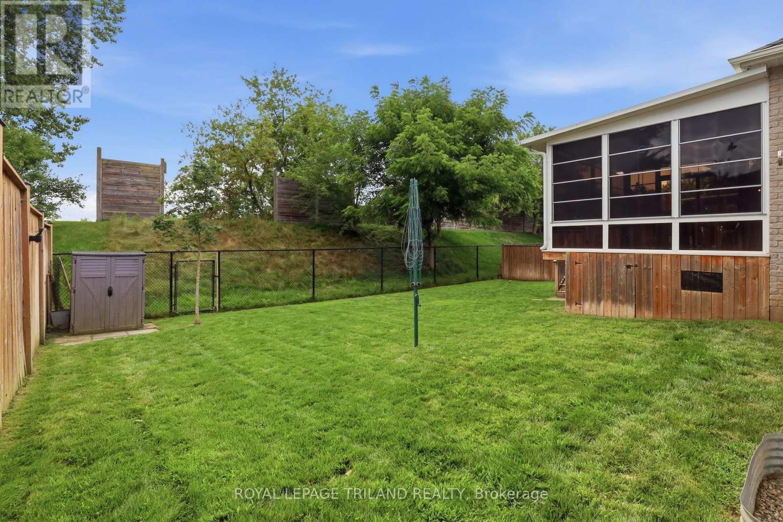 57 Caverhill Crescent Property Photo 33