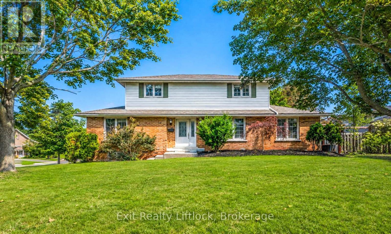 958 Smithside Court Property Photo 1