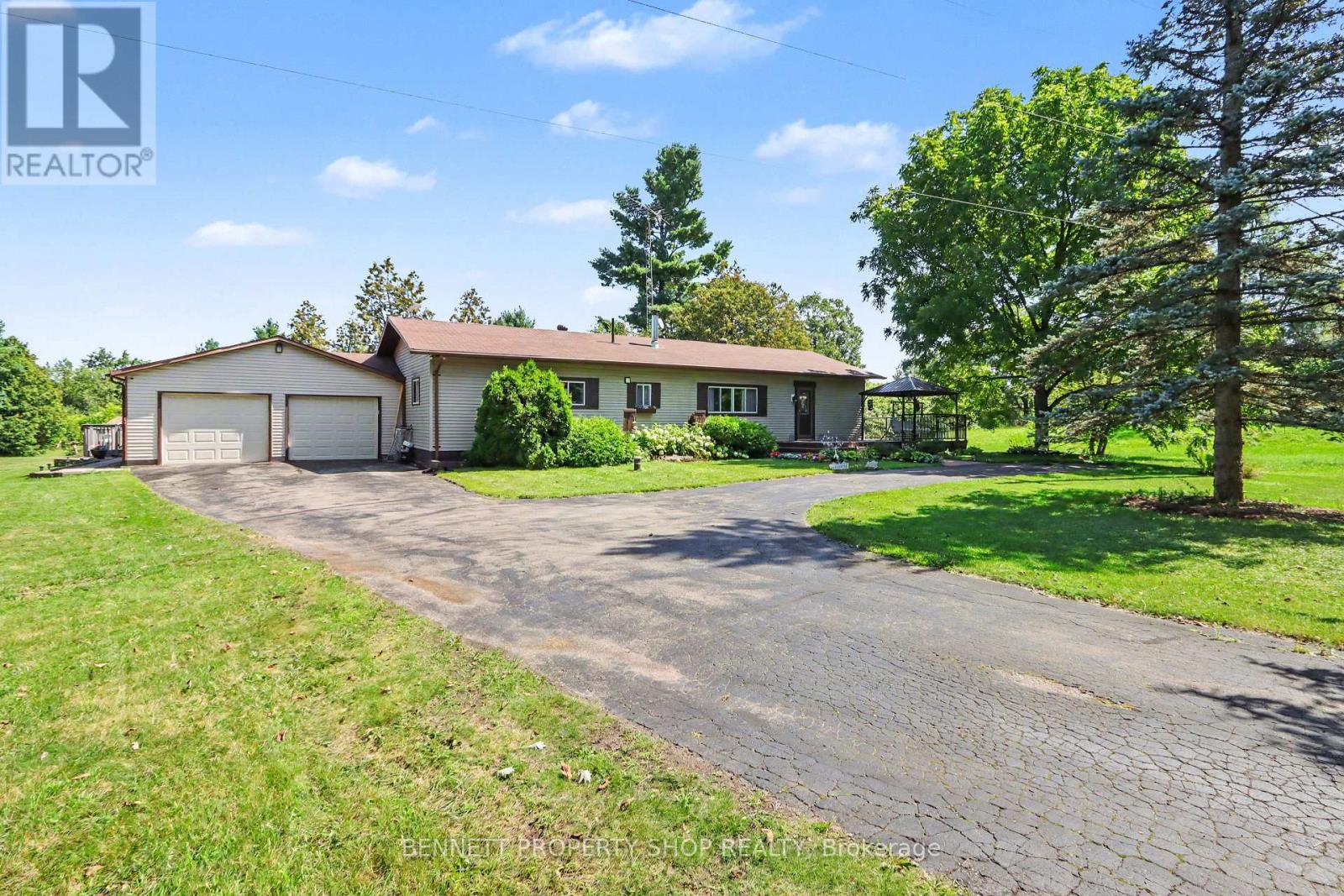 9528 Highway 15 Highway Property Photo 1