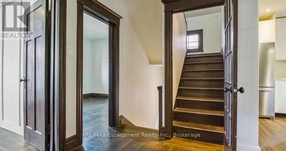 217 Caroline Street S Property Photo 8