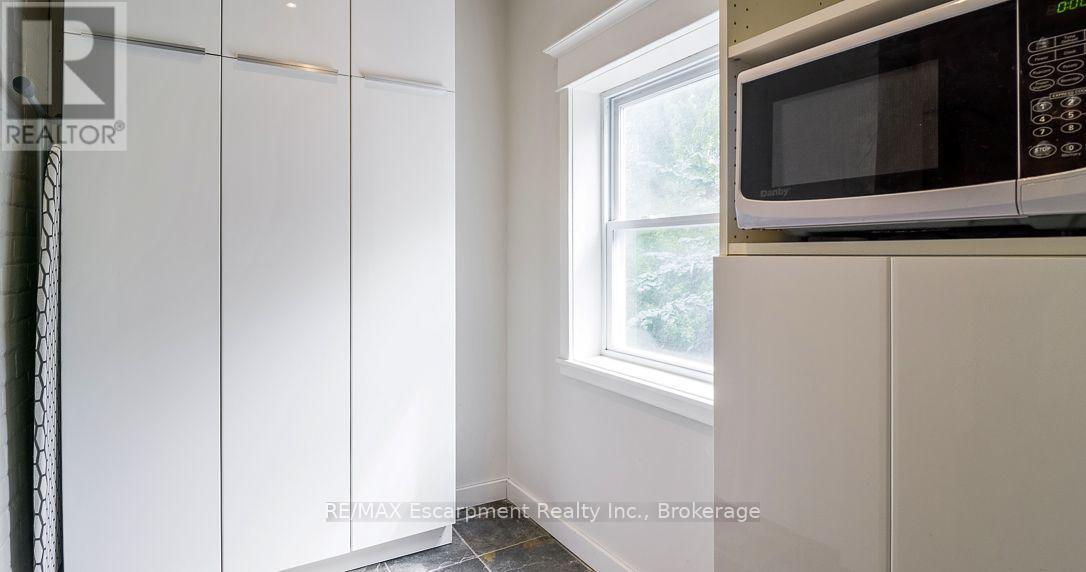 217 Caroline Street S Property Photo 20