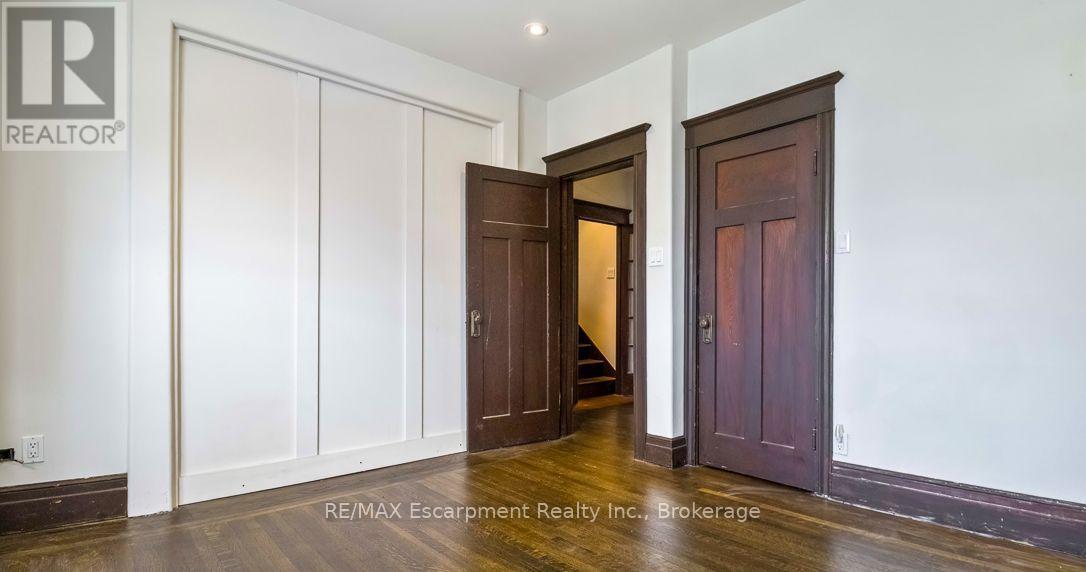 217 Caroline Street S Property Photo 23