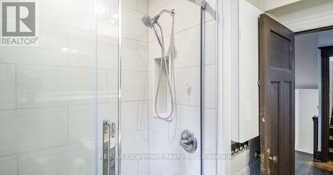 217 Caroline Street S Property Photo 27