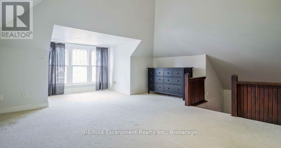 217 Caroline Street S Property Photo 30