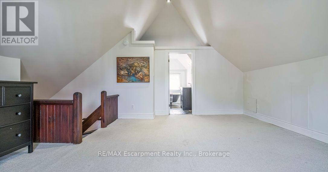 217 Caroline Street S Property Photo 31