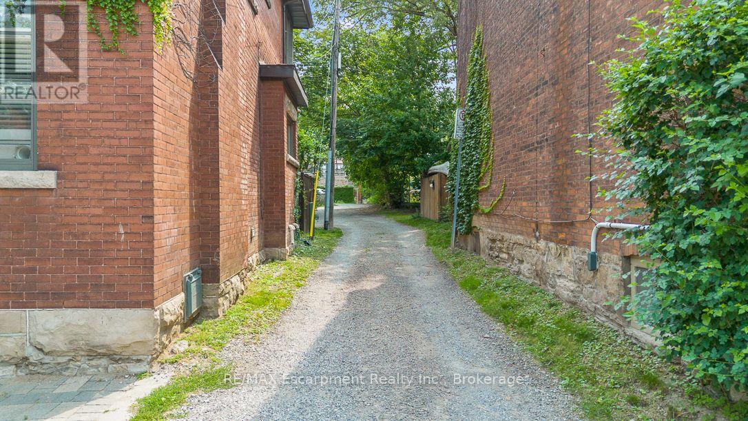 217 Caroline Street S Property Photo 47