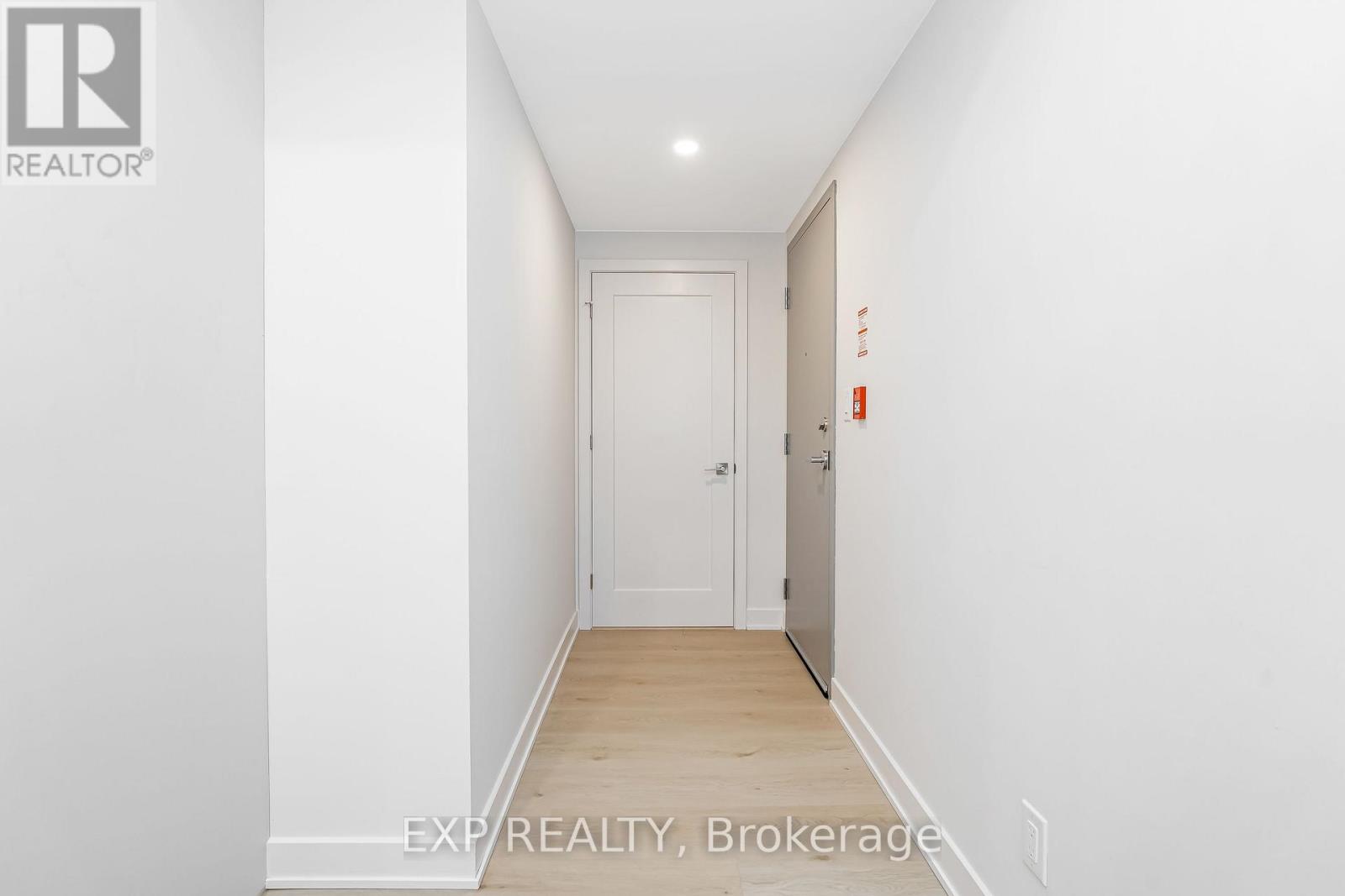 2 - 1267 Summerville Avenue Property Photo 23